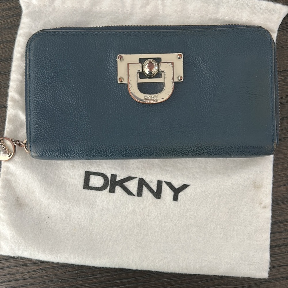 Wallet - Picture 3 of 6